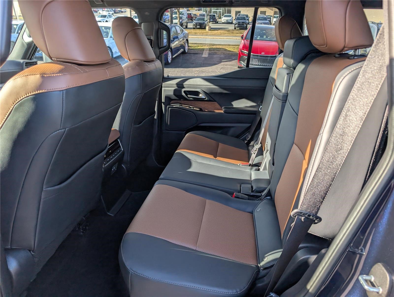 Certified 2025 Lexus GX 550 w/ Accessory Package (2T) image 17