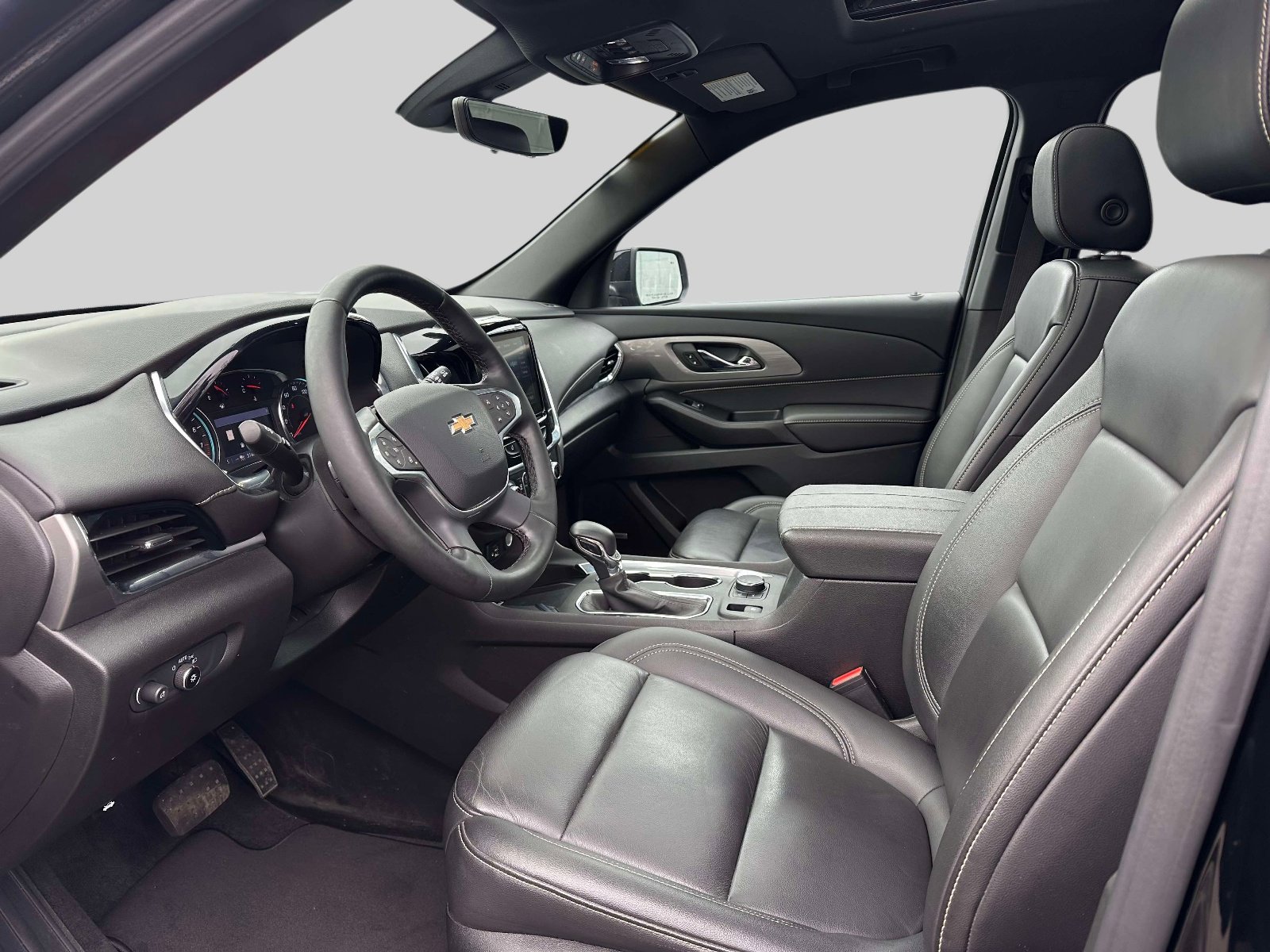 Used 2023 Chevrolet Traverse LT w/ LT Premium Package AWD/4WD image 14