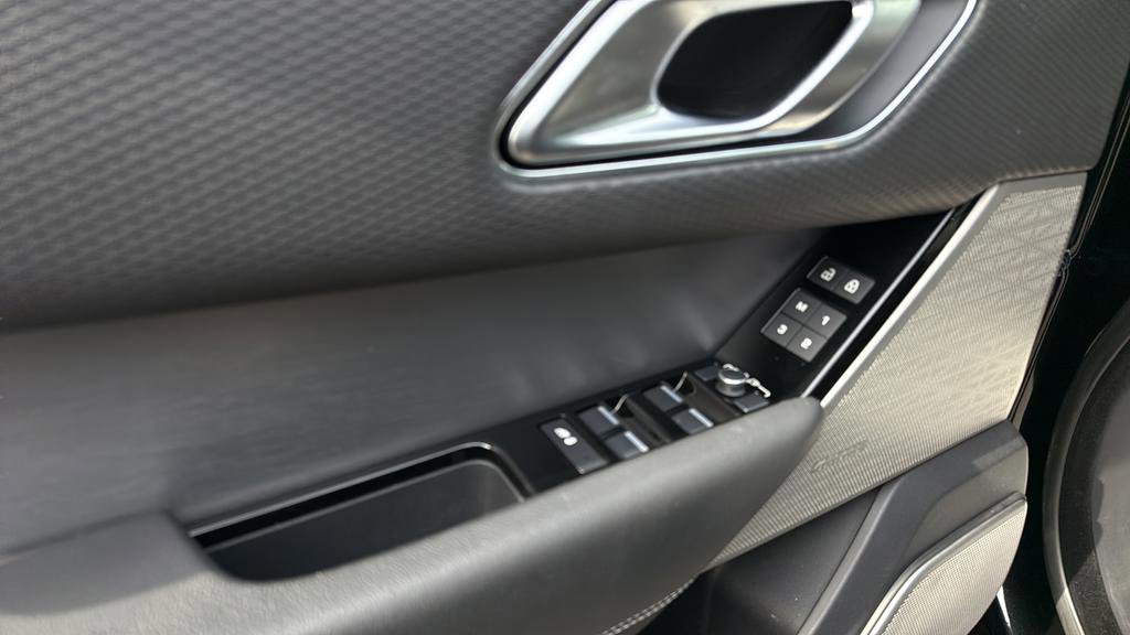 Used 2021 Land Rover Range Rover Velar R-Dynamic S image 10