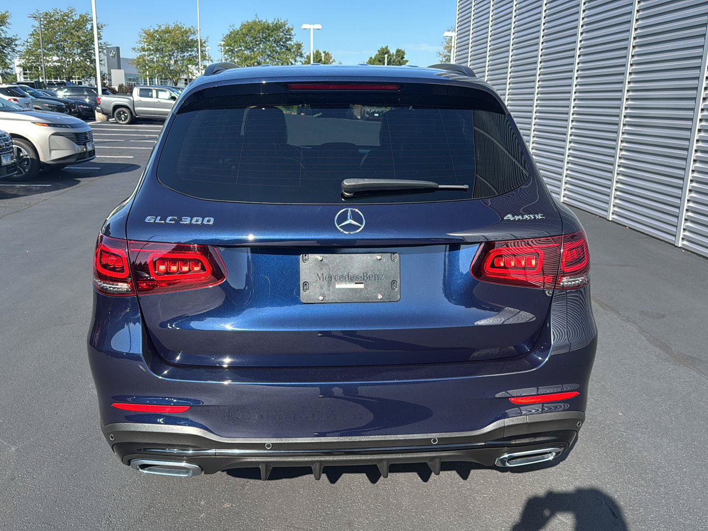 Used 2022 Mercedes-Benz GLC 300 4MATIC image 4