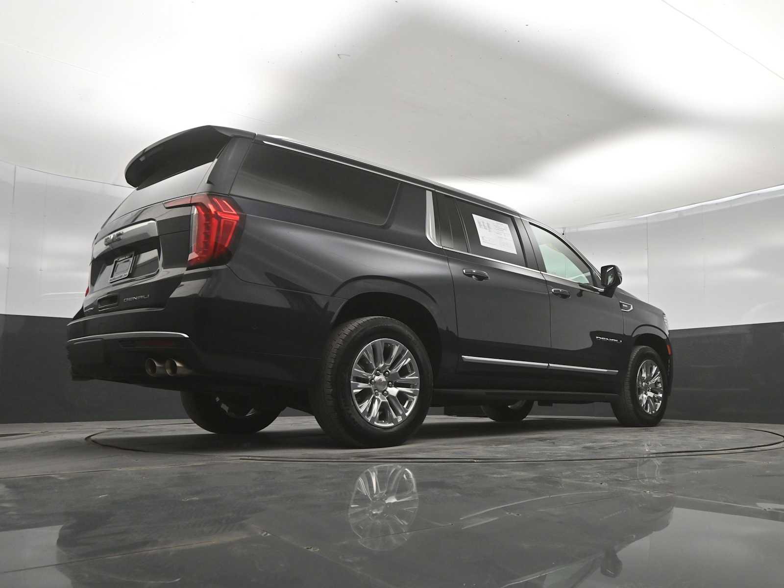 Used 2024 GMC Yukon XL Denali w/ Advanced Technology Package AWD/4WD image 41