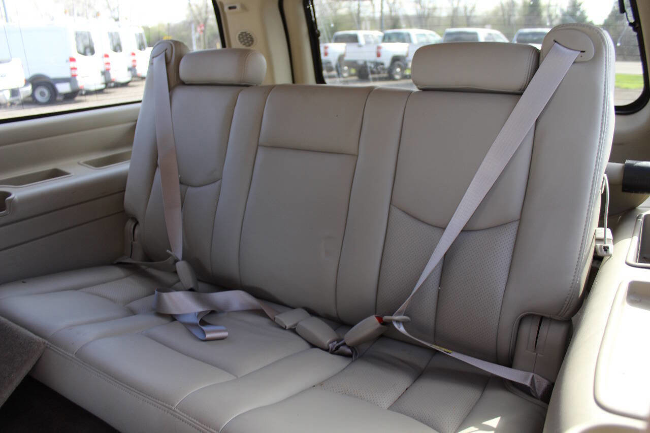 Used 2006 Cadillac Escalade ESV AWD image 19