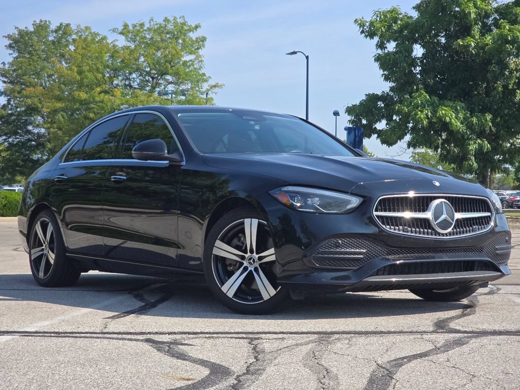 Used 2025 Mercedes-Benz C 300 4MATIC Sedan image 2