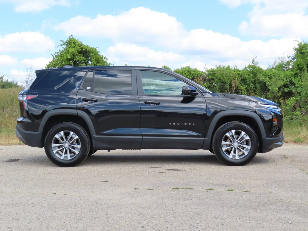 Certified 2026 Chevrolet Equinox LT AWD/4WD image 2
