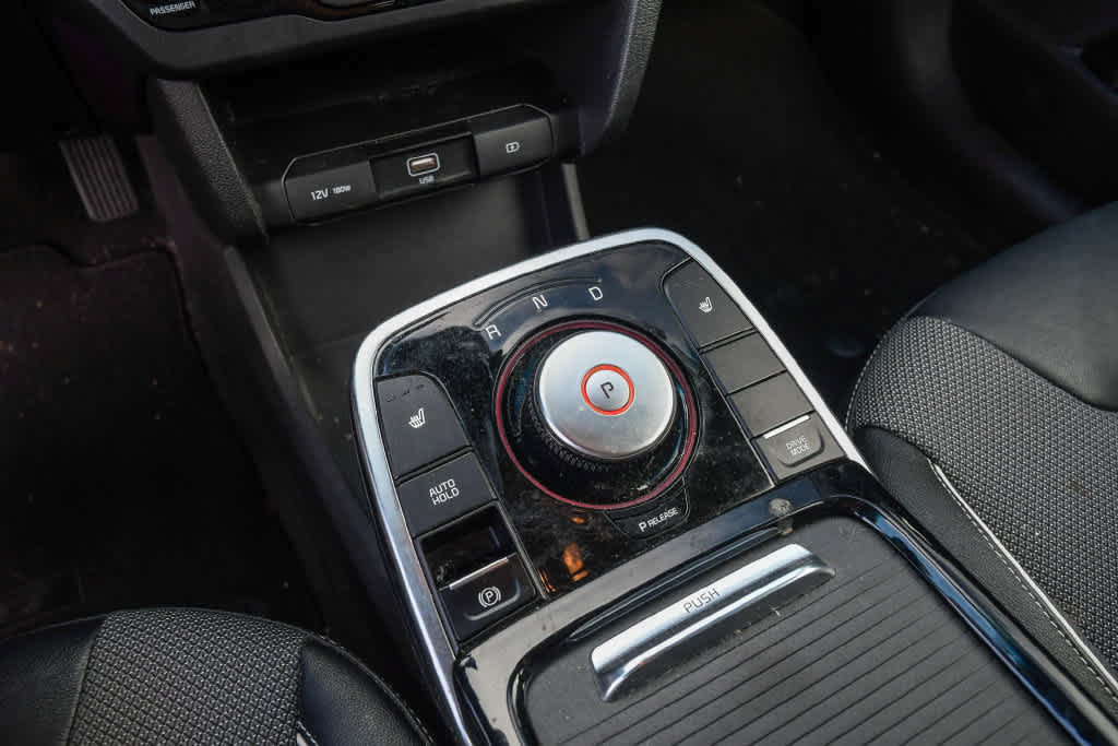 Used 2020 Kia Niro EX FWD image 16