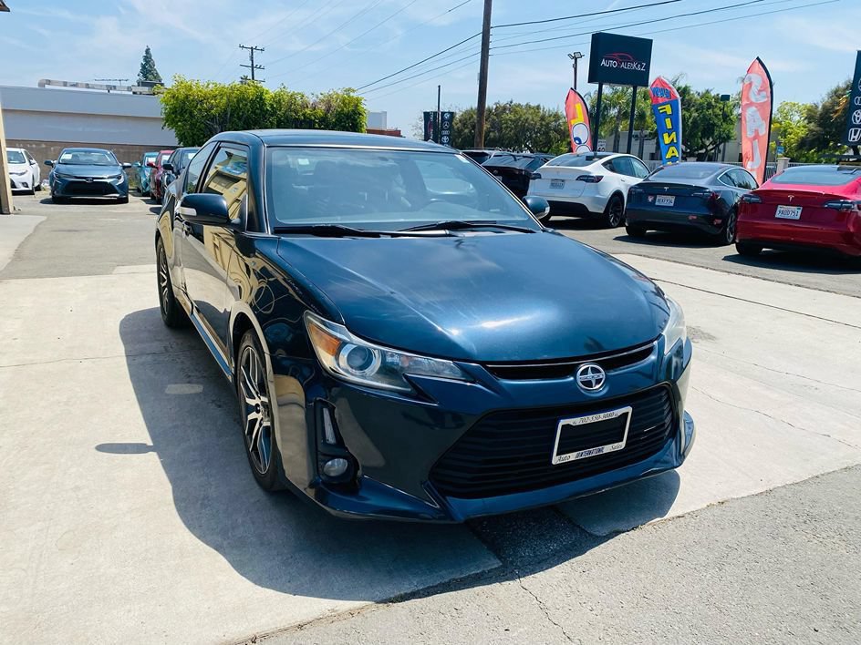 Used 2015 Scion tC FWD image 6