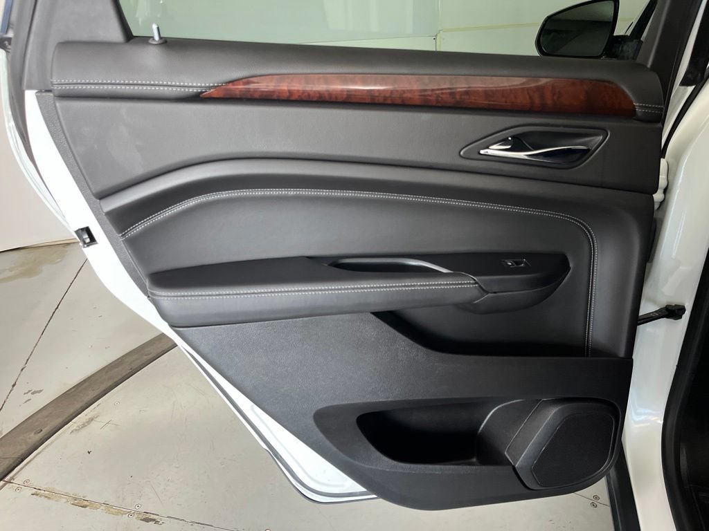 Used 2016 Cadillac SRX Luxury FWD image 28