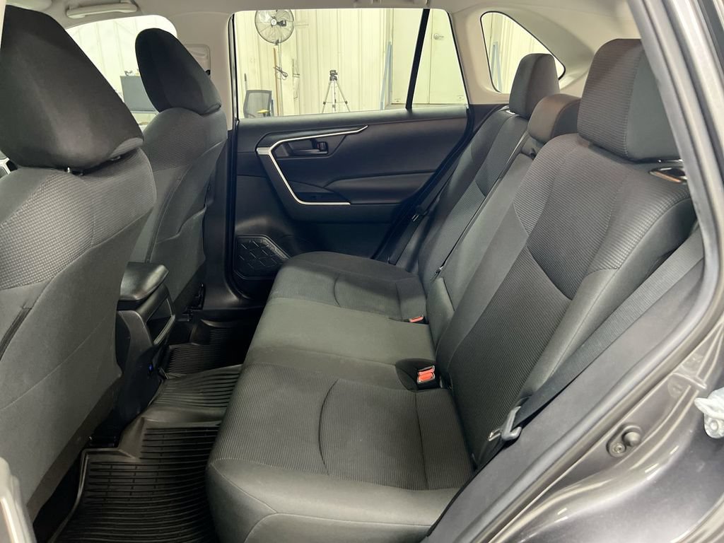 Used 2021 Toyota RAV4 LE FWD image 22