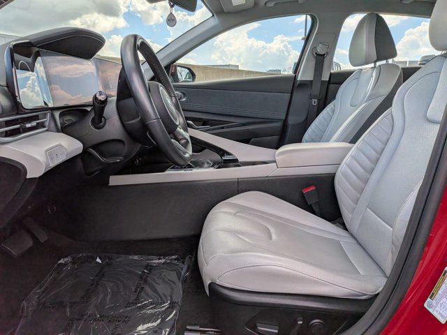 Used 2025 Hyundai Elantra Limited FWD image 18