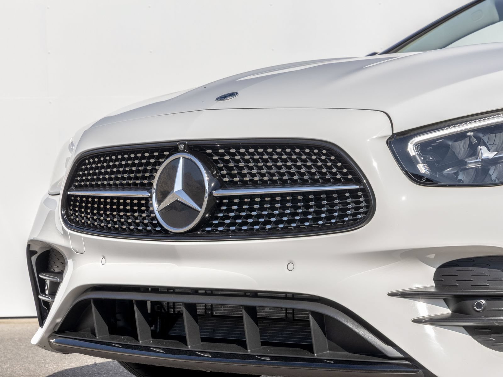 Used 2023 Mercedes-Benz E 450 Coupe image 3