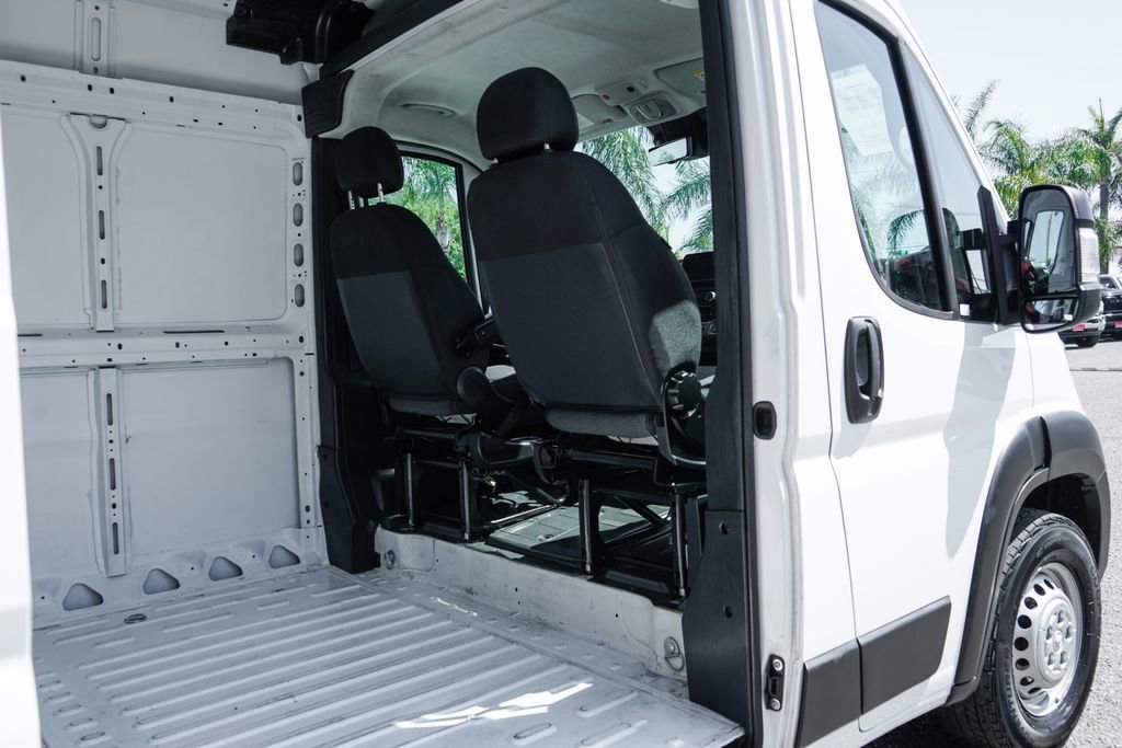 Used 2024 RAM ProMaster 2500 w/ Safety Group FWD image 13