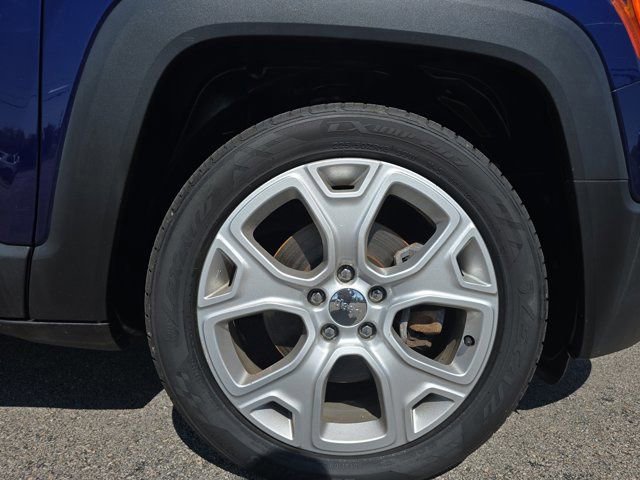 Used 2018 Jeep Renegade Limited w/ UConnect 8.4 Nav Group FWD image 10