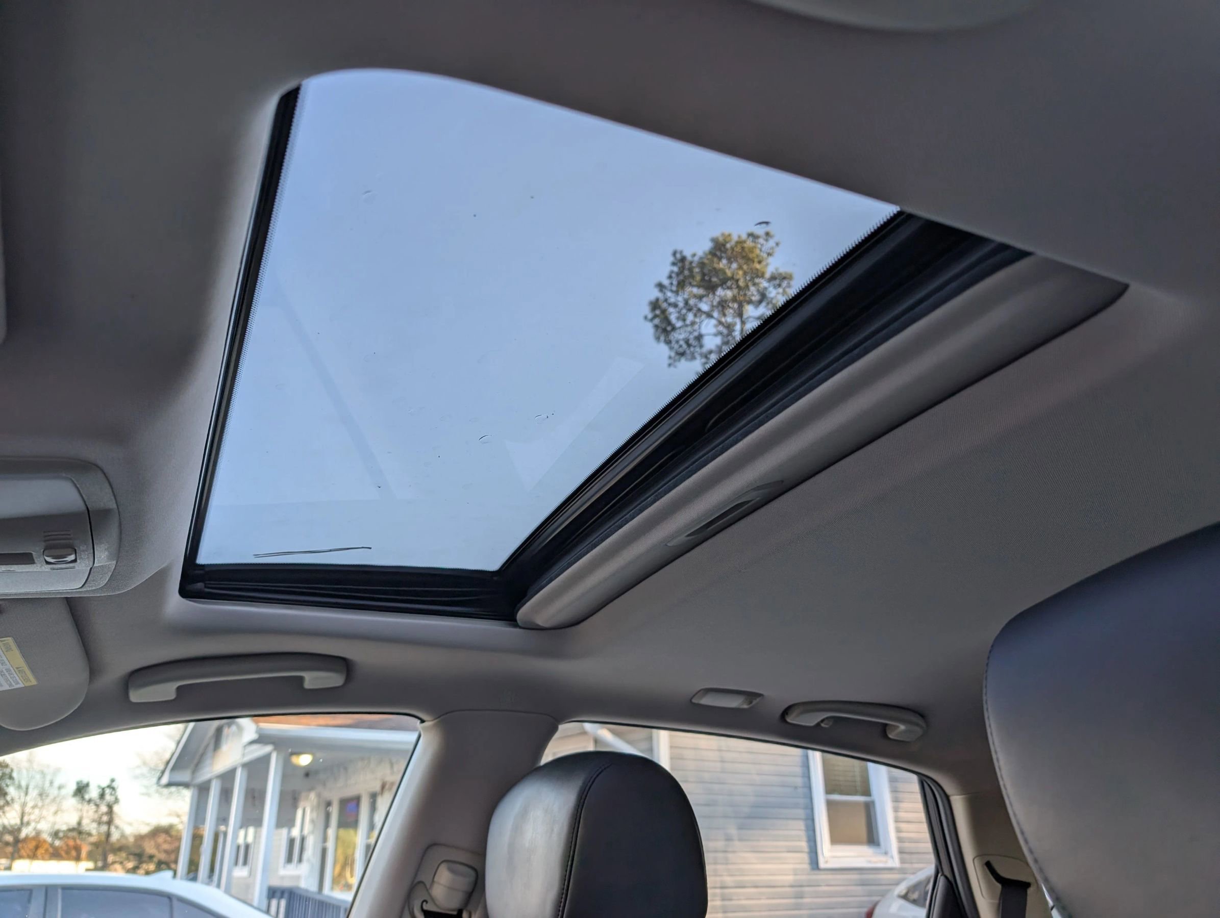 Used 2016 INFINITI QX50 AWD w/ Deluxe Touring Package image 18