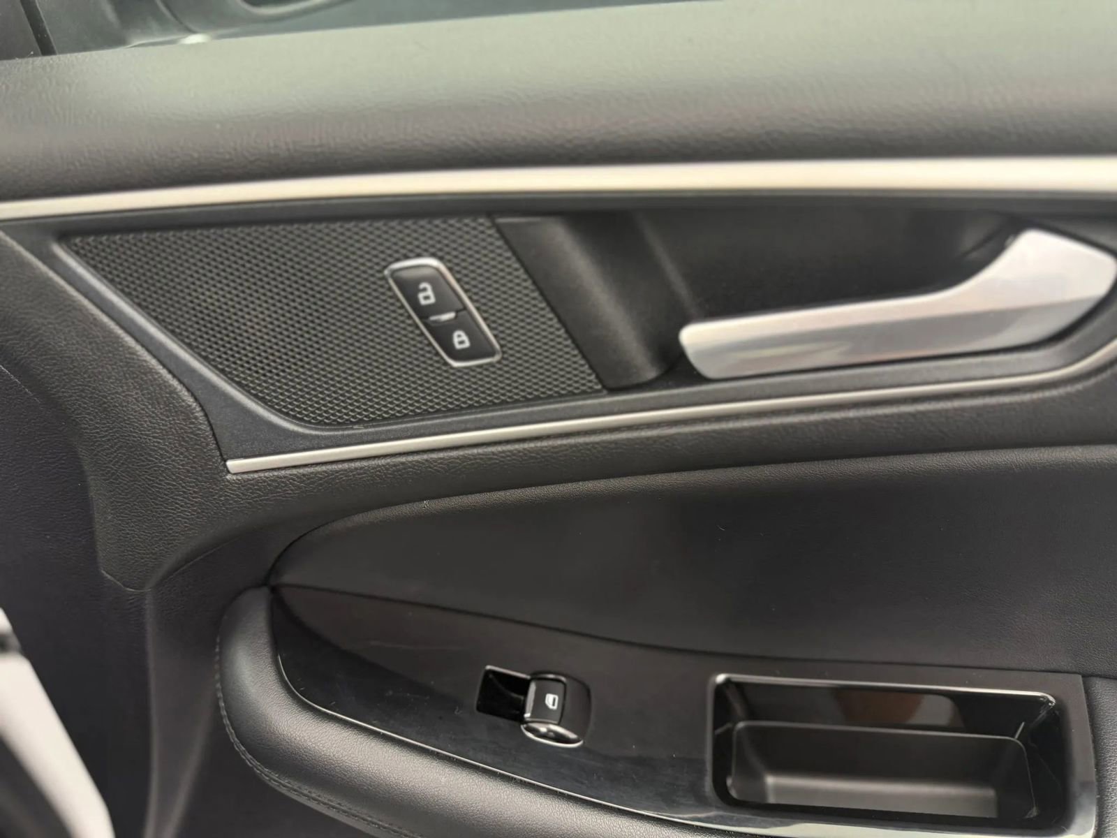 Used 2019 Ford Edge SEL w/ Equipment Group 201A AWD/4WD image 19