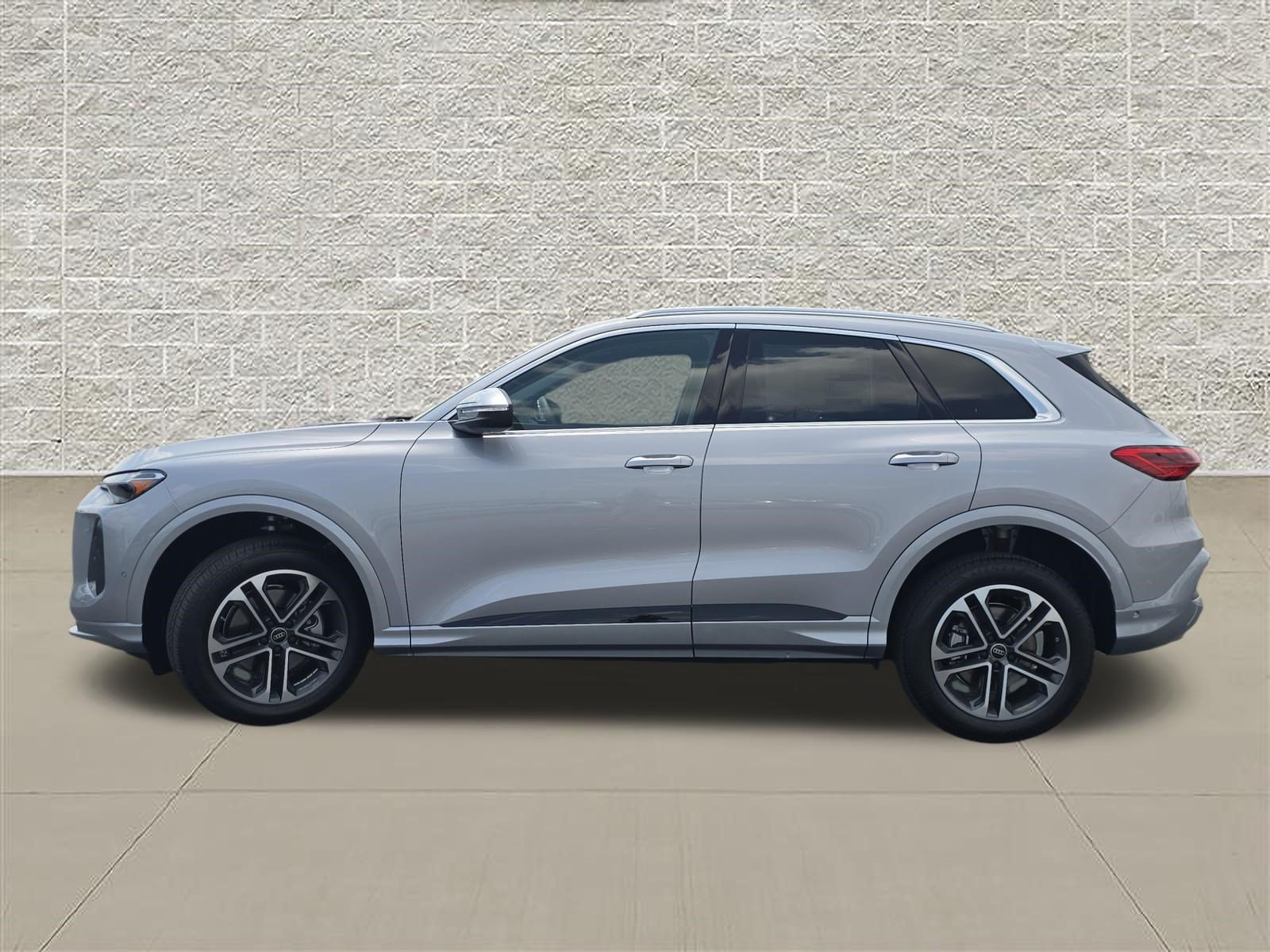 New 2026 Audi Q5 Premium AWD/4WD image 4
