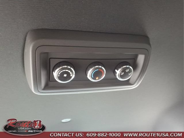 Used 2016 Dodge Grand Caravan SE FWD image 23