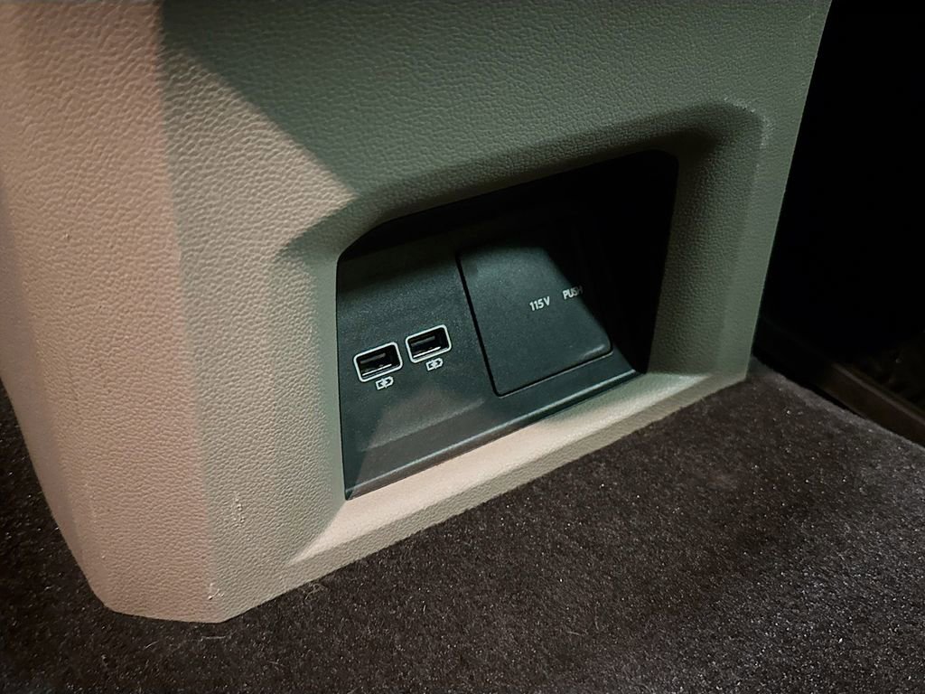 Used 2018 Volkswagen Atlas SEL Premium image 33