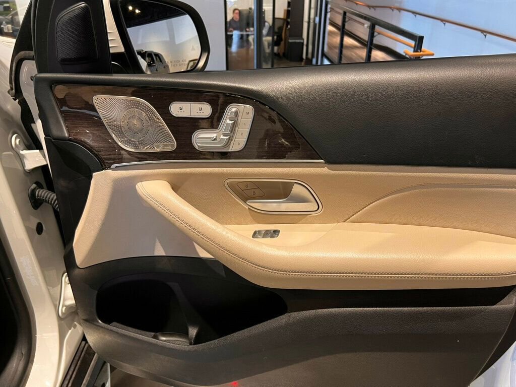 Used 2021 Mercedes-Benz GLS 450 4MATIC image 31