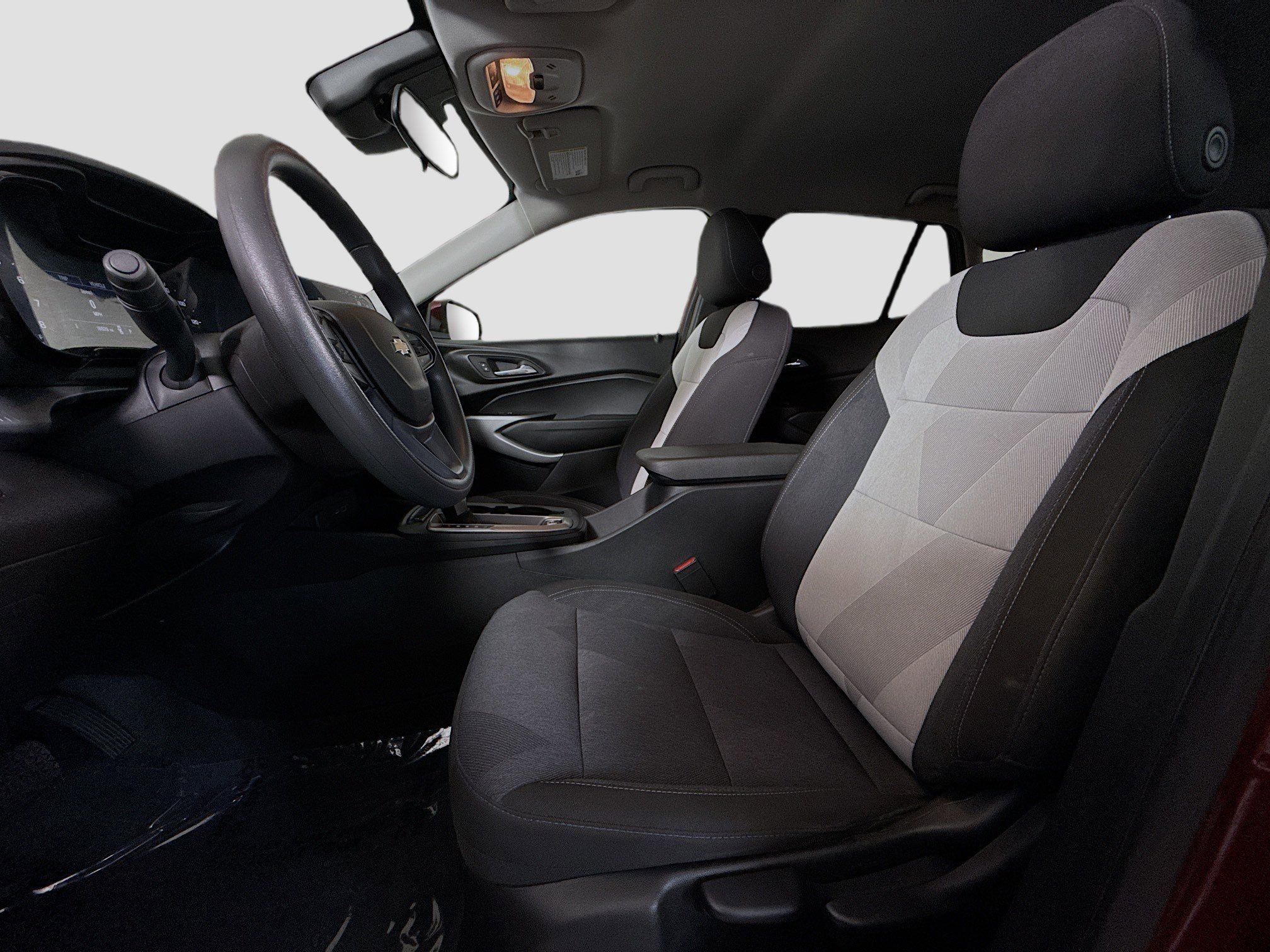 Used 2024 Chevrolet Trax LS w/ LS Convenience Package FWD image 21