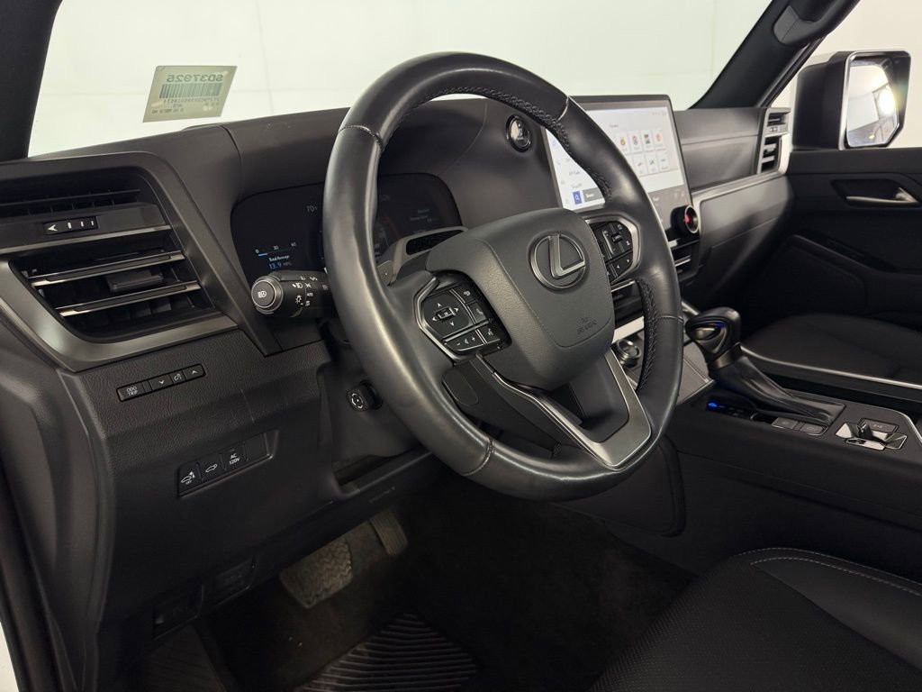 Used 2024 Lexus GX 550 w/ Cold Area Package image 20