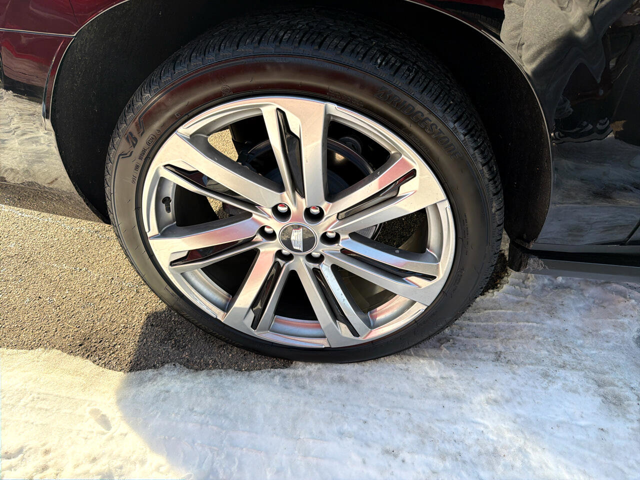 Used 2025 Cadillac Escalade ESV Sport w/ Touring Package image 5