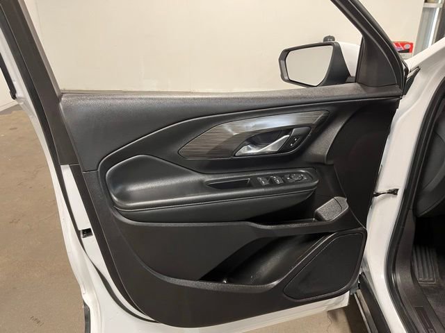 Used 2024 GMC Terrain SLE image 24