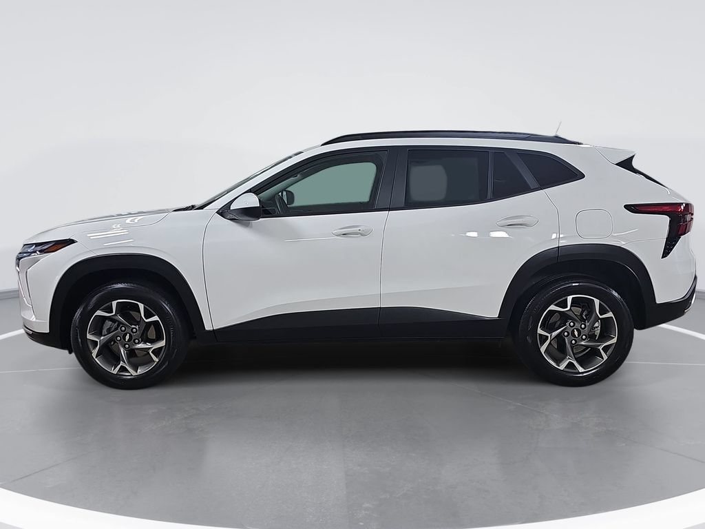 Certified 2025 Chevrolet Trax LT w/ Driver Confidence Package FWD image 7