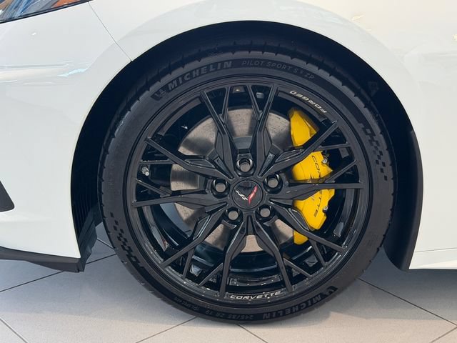New 2027 Chevrolet Corvette Stingray Convertible w/ Z51 Performance Package RWD image 4