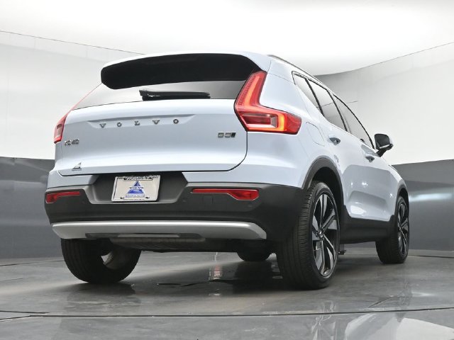 Used 2024 Volvo XC40 B5 Ultimate AWD/4WD image 41