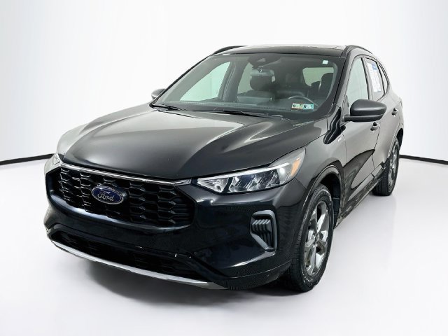 Used 2023 Ford Escape ST-Line w/ Tech Pack #1 AWD/4WD image 3