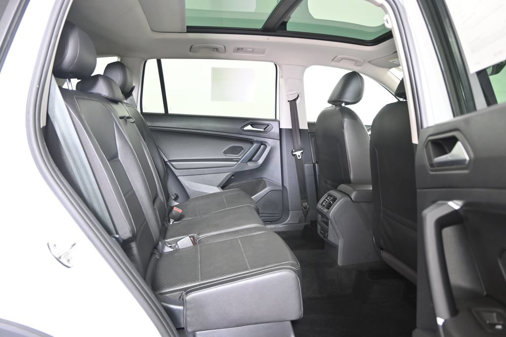 Used 2020 Volkswagen Tiguan SEL AWD/4WD image 15