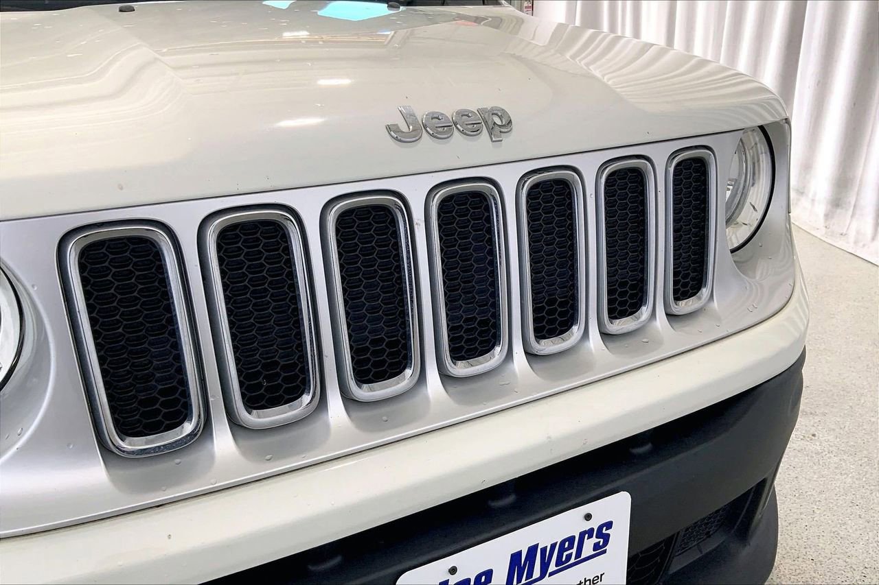 Used 2015 Jeep Renegade Limited FWD image 7