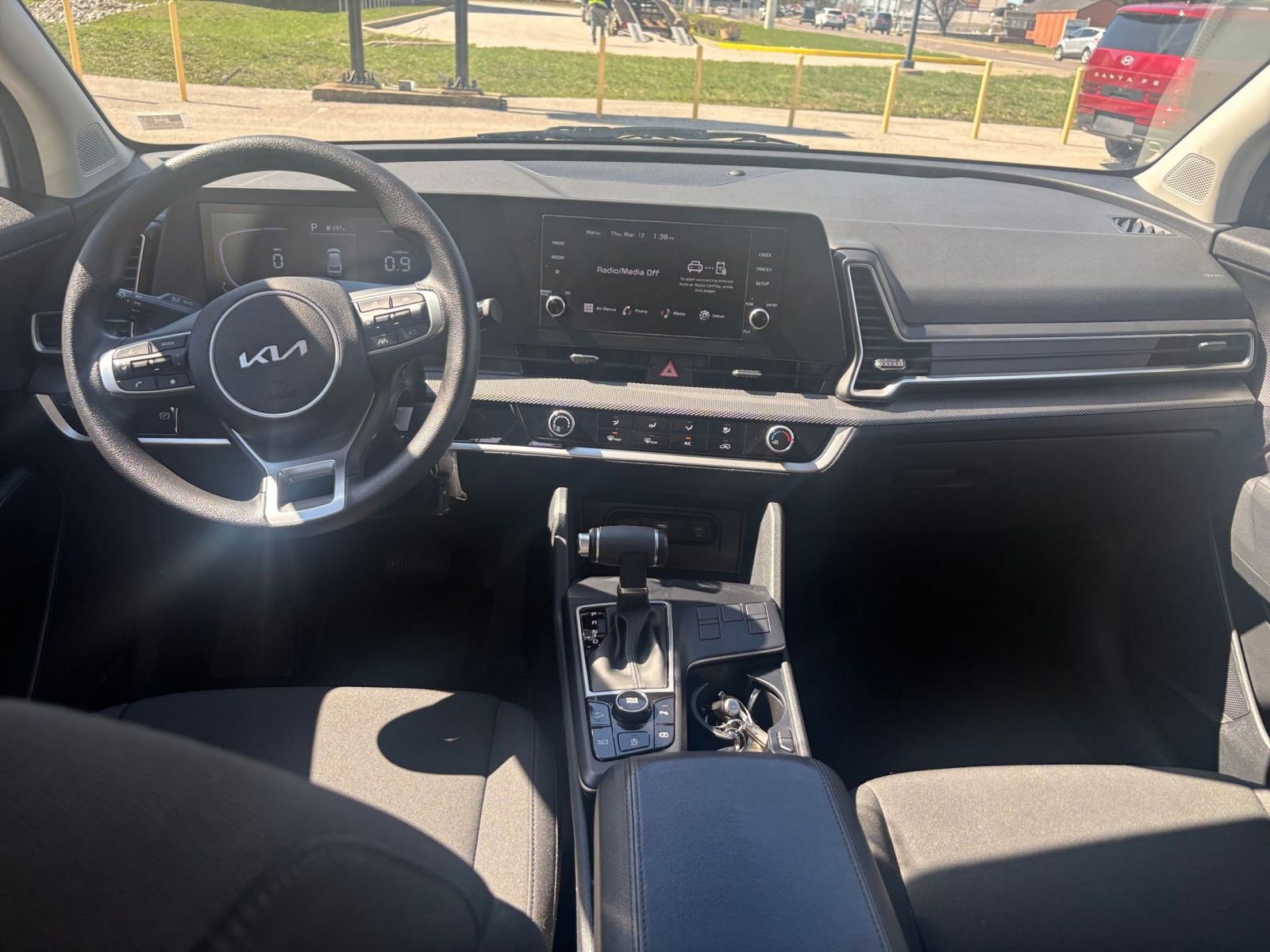 Used 2025 Kia Sportage LX image 31
