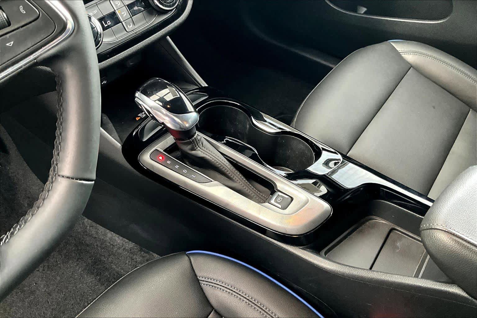 Used 2024 Buick Envista Sport Touring w/ Convenience II Package FWD image 16