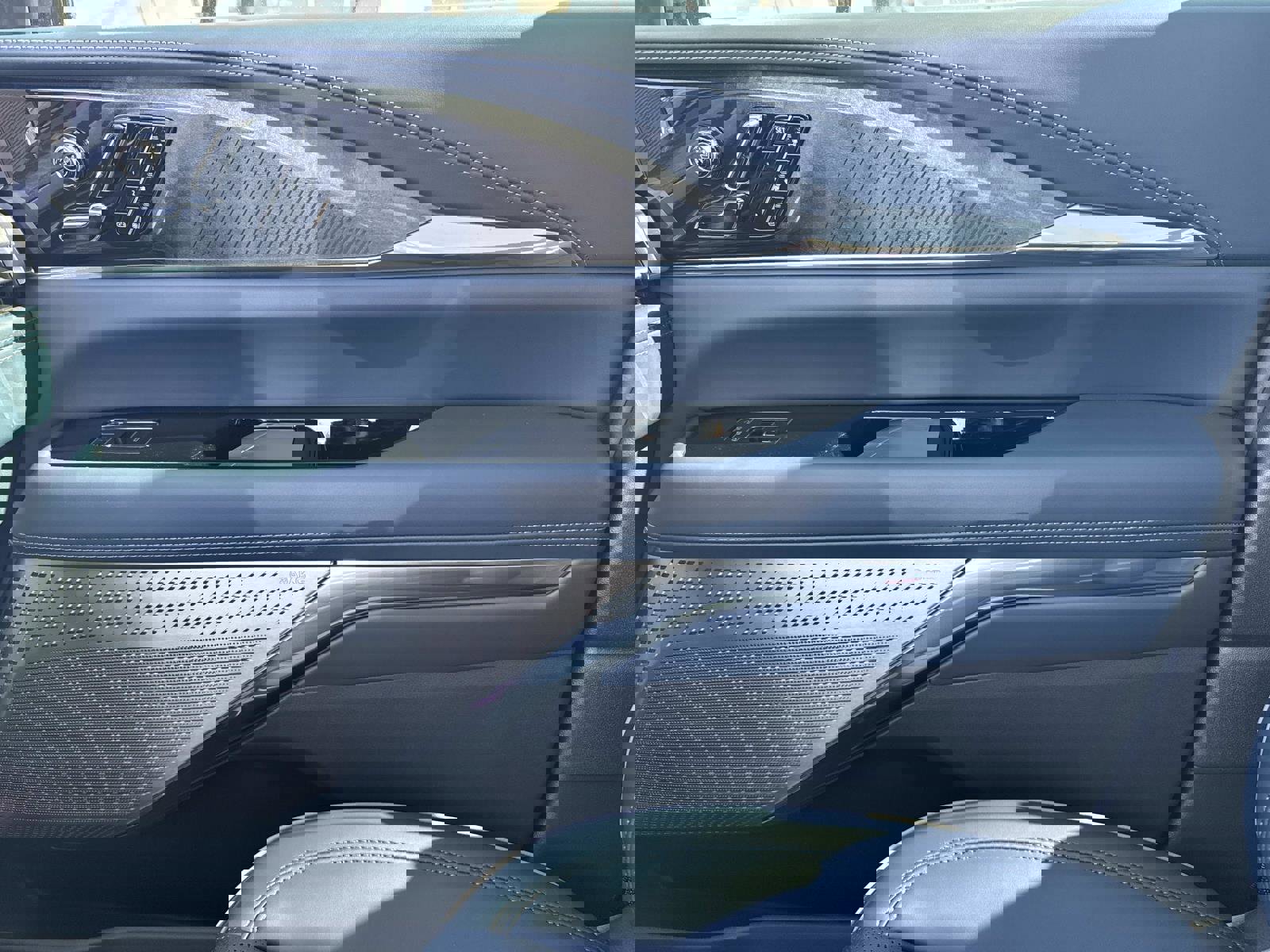 New 2026 Cadillac Escalade IQL Luxury image 25