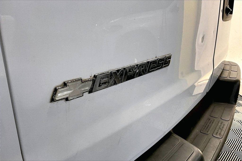 Used 2020 Chevrolet Express 2500 LT w/ LT Preferred Equipment Group image 29