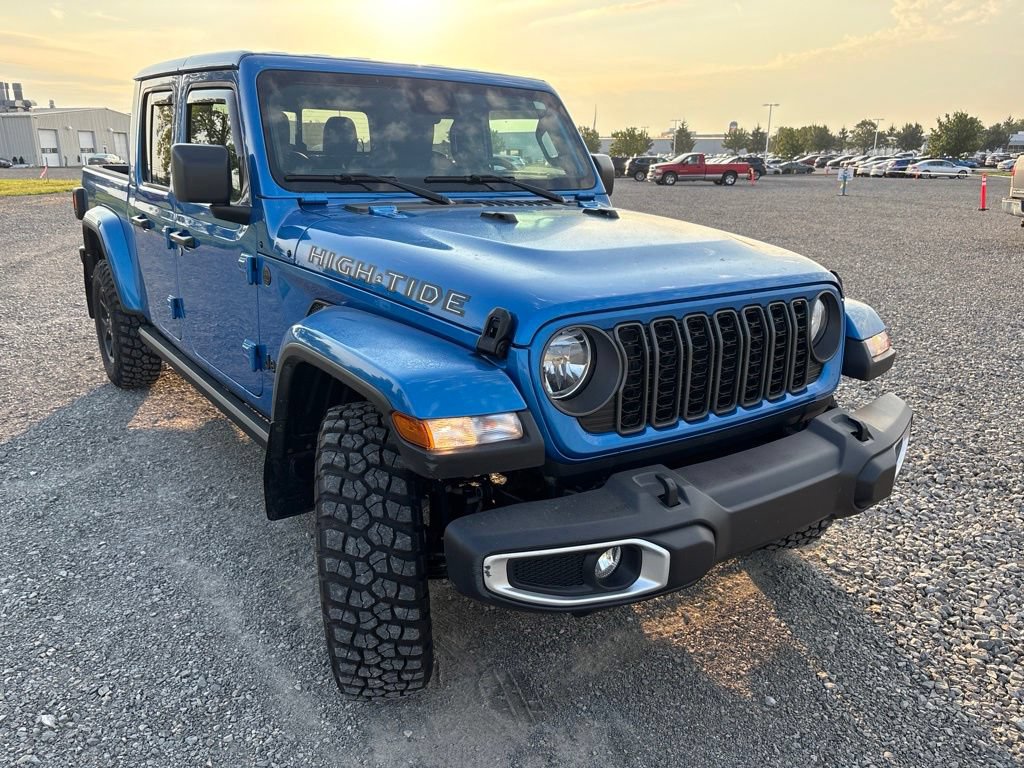 Used 2025 Jeep Gladiator Sport AWD/4WD image 12