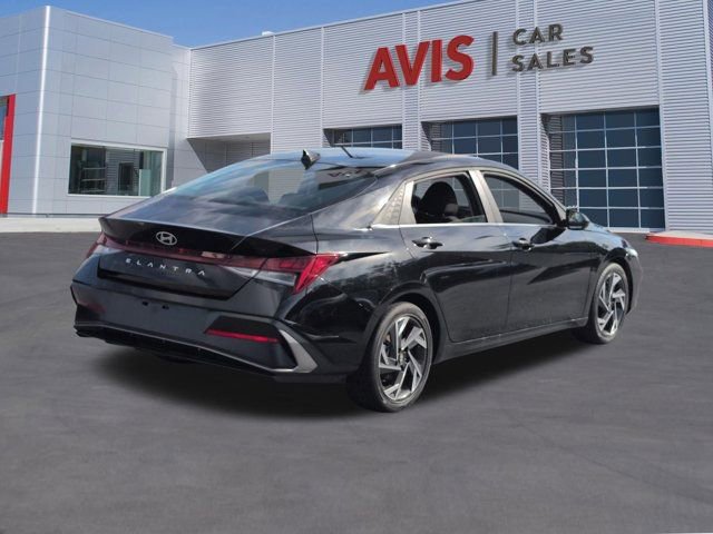 Used 2025 Hyundai Elantra SEL FWD image 6