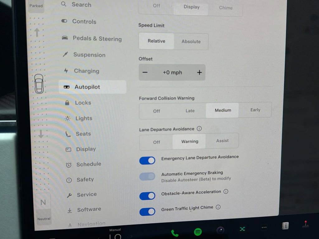 Used 2022 Tesla Model S Plaid image 18