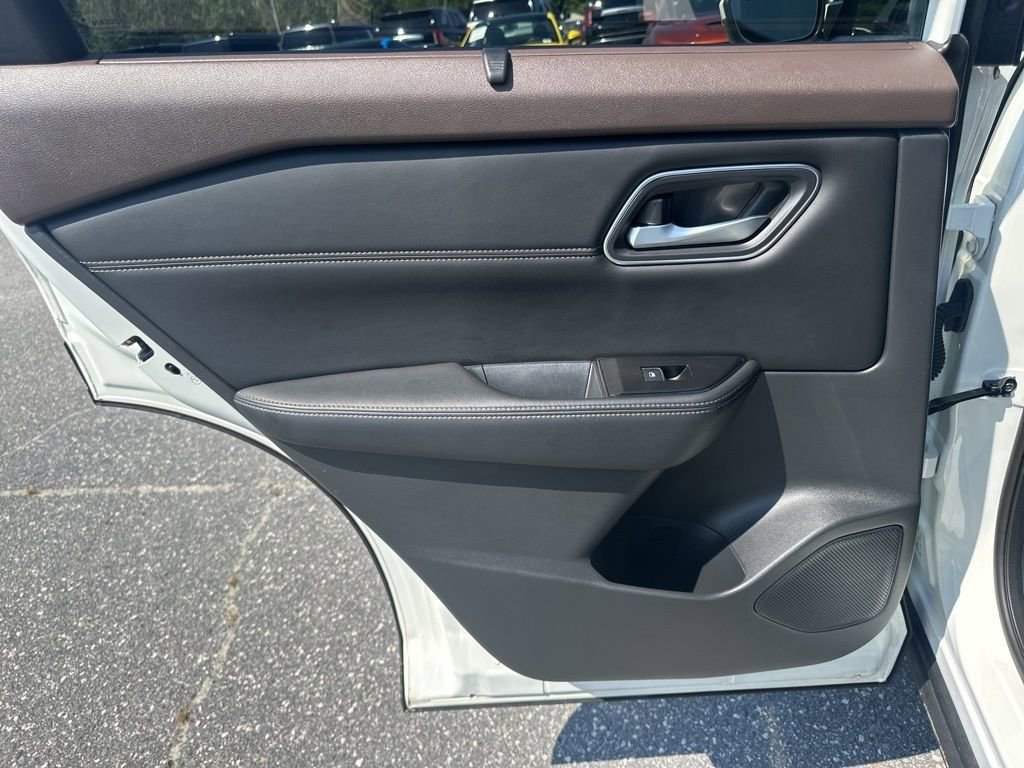 Used 2021 Nissan Rogue SL w/ Premium Package image 29