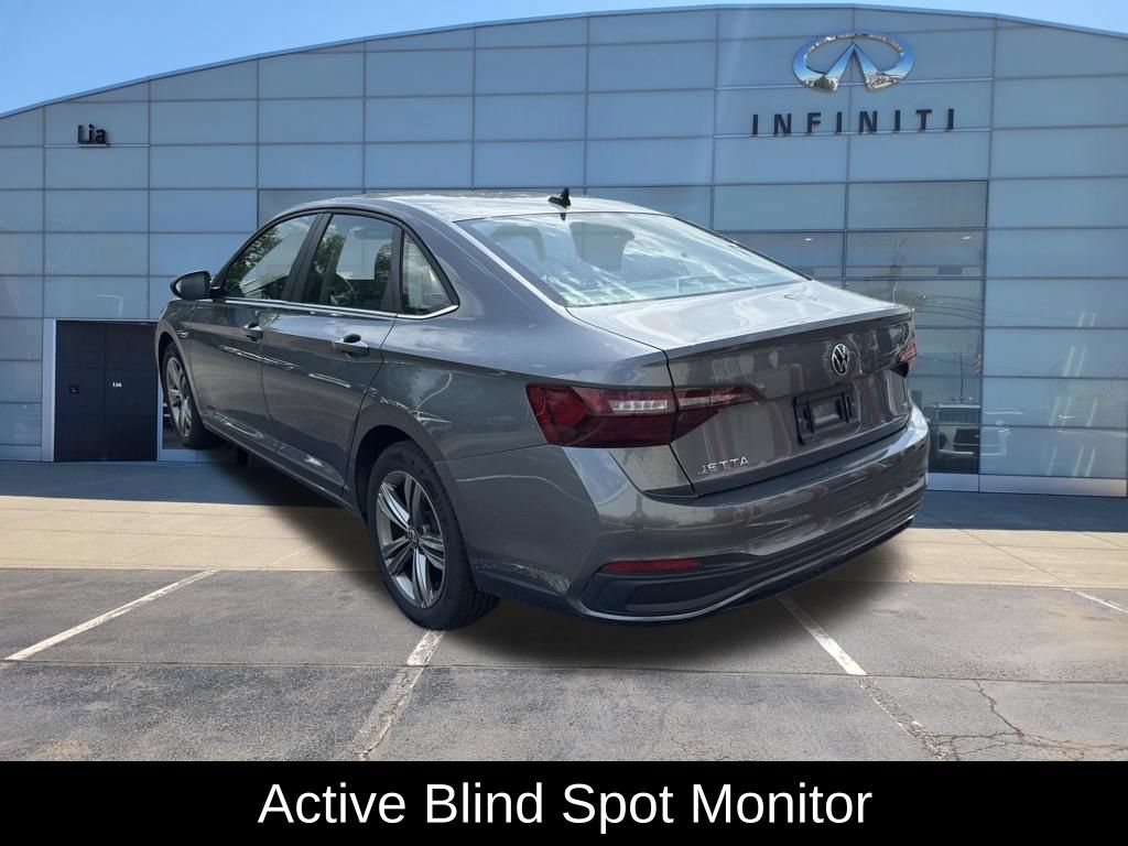 Used 2024 Volkswagen Jetta SE FWD image 6