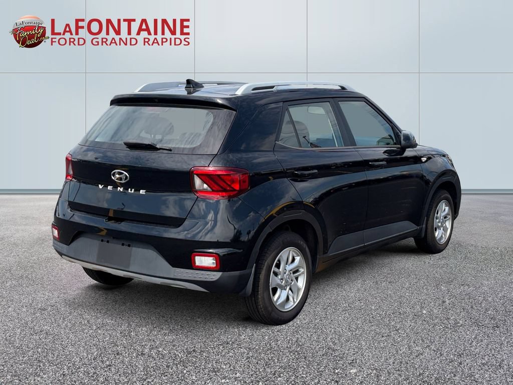 Used 2020 Hyundai Venue SEL FWD image 7