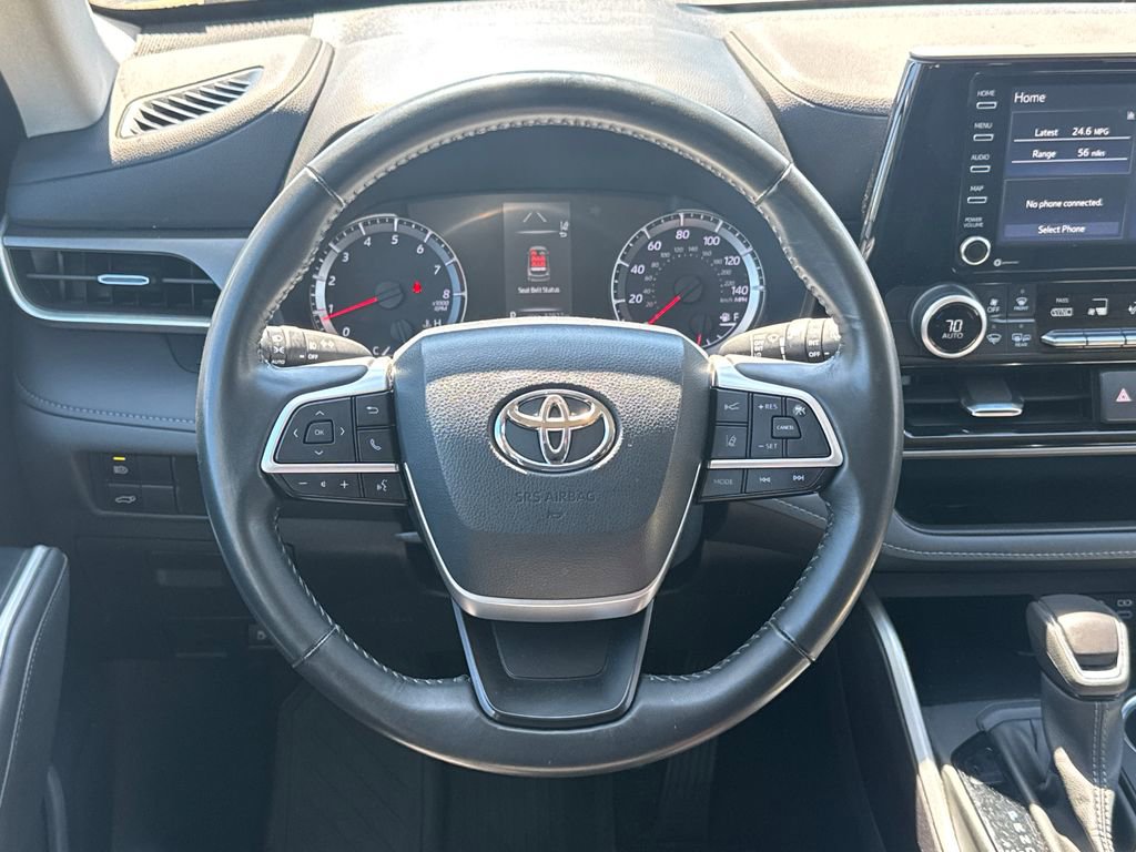 Used 2022 Toyota Highlander LE AWD/4WD image 12
