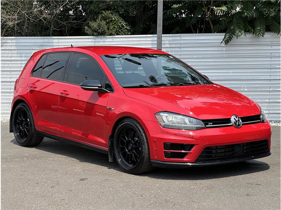 Used 2016 Volkswagen Golf R 4-Door w/ Driver Assistance Package AWD/4WD image 8