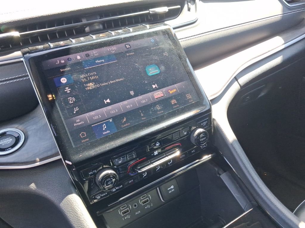 Certified 2023 Jeep Grand Cherokee Limited AWD/4WD image 20