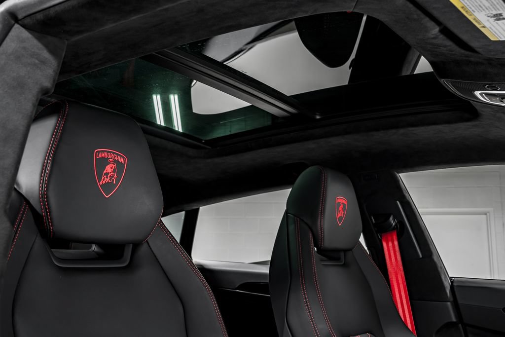 Used 2024 Lamborghini Urus S AWD/4WD image 42