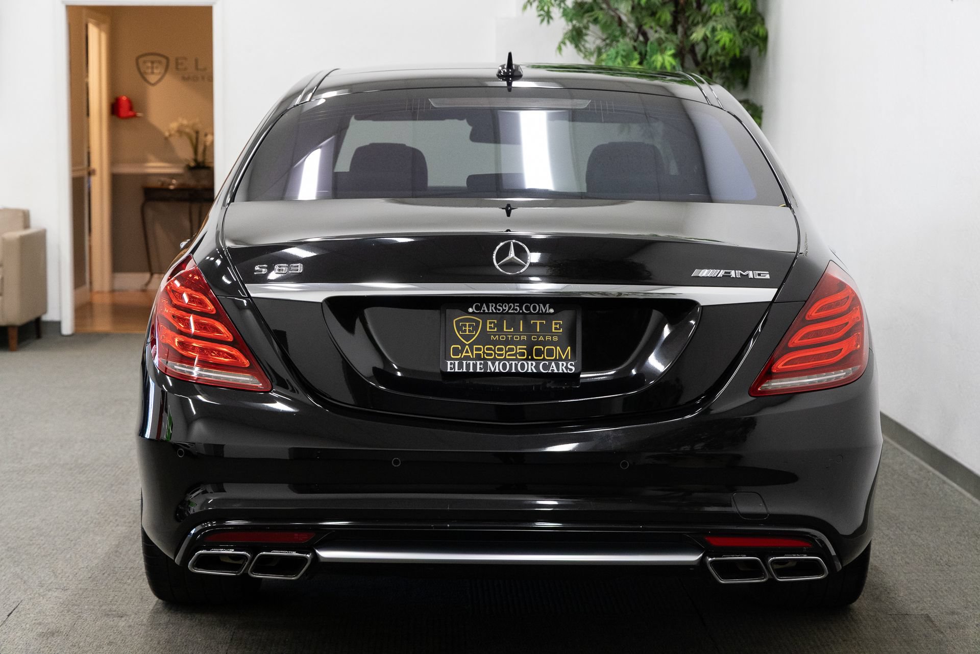 Used 2015 Mercedes-Benz S 63 AMG 4MATIC Sedan w/ Driver Assistance Package image 4