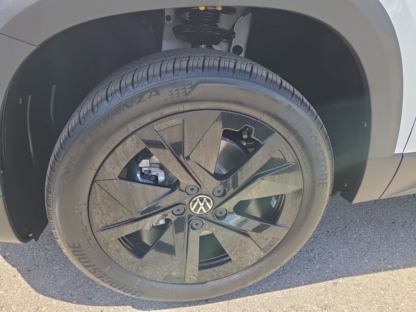 New 2026 Volkswagen Taos SE FWD image 16
