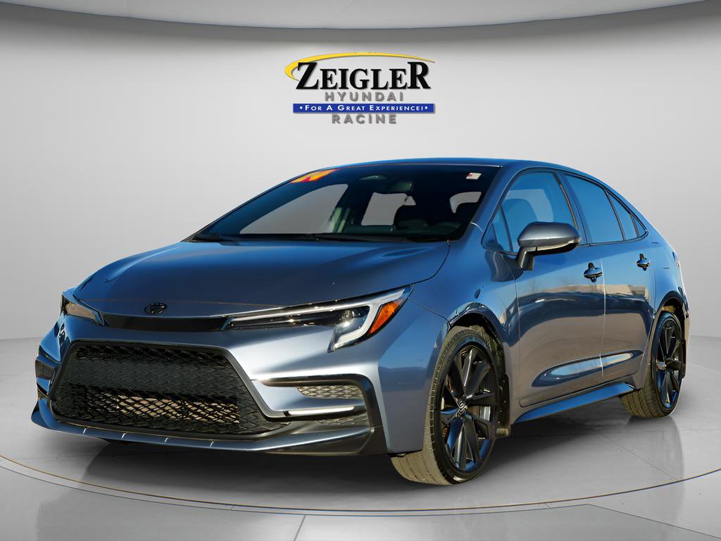 Used 2024 Toyota Corolla SE image 3