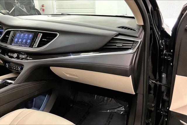 Used 2023 Buick Enclave Essence image 16